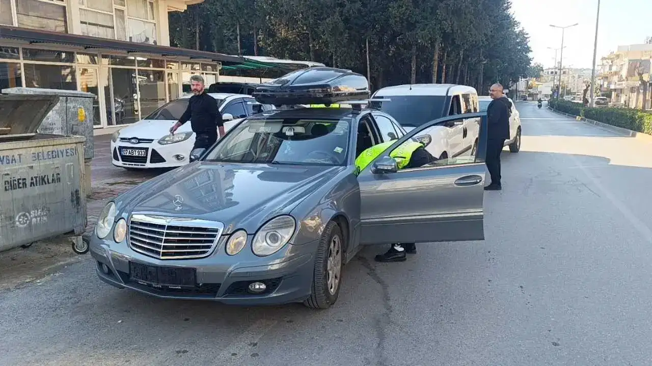 Manavgat’ta Lüks Otomobilin Plaka Oyunu Tutmadı! 2